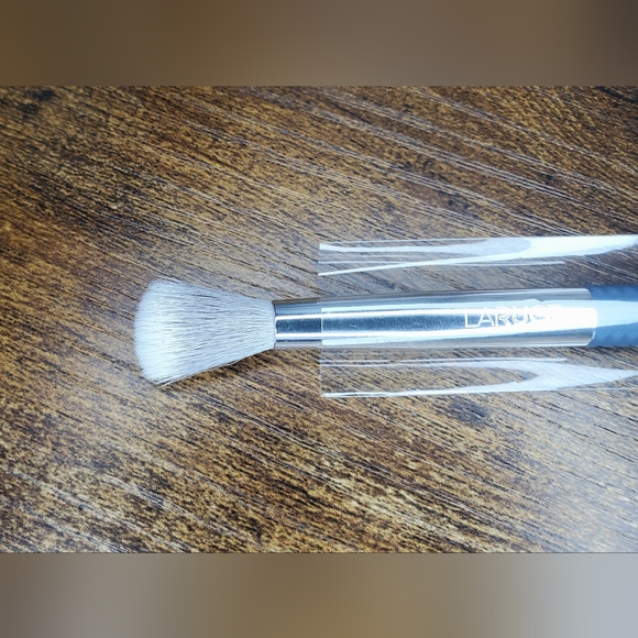 LARUCE BEAUTYCheek & Eyes Brush Set in Denim Blue - Picture 11 of 16